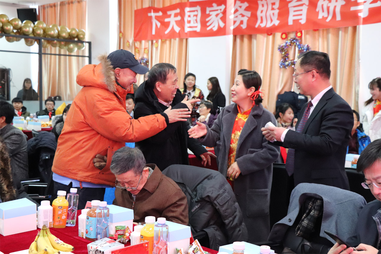 退休老同志代表 退休老同志代表