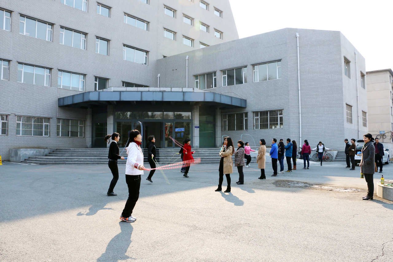 跳小绳比赛(第一组)