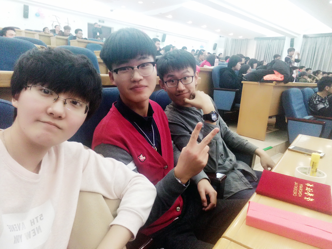 左起：杨禾儿、赵津、赵祚梁